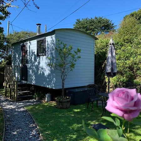 Tides Reach, Deluxe Shepherds Hut 1, 100M From The Beach Saint Merryn Exterior foto